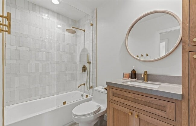 Building Photo - 240 W Gainsborough Rd