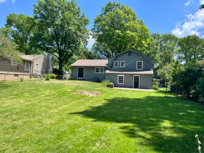 Building Photo - 7520 Aberdeen St