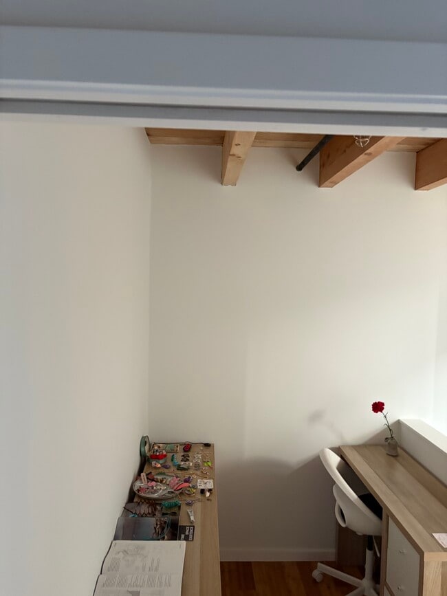 Building Photo - 2950 Fairview Ave E