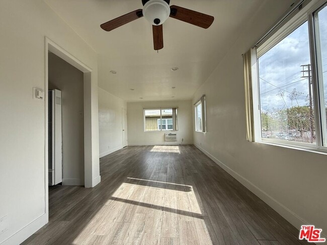 Building Photo - 13233 Oxnard St