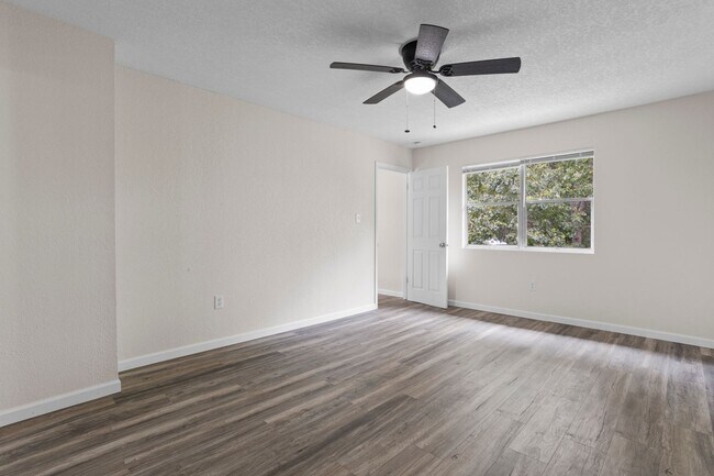 Building Photo - Beautiful home in Moss Point