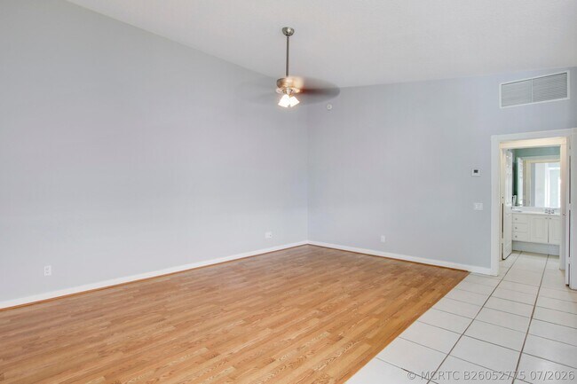 Building Photo - 10870 SW Dardanelle Dr