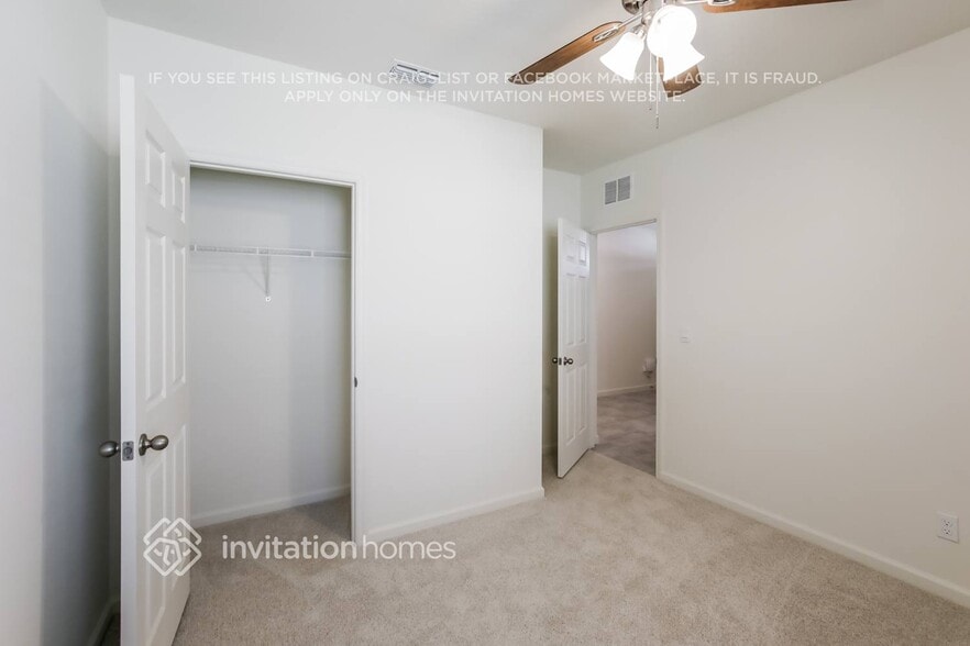 Building Photo - 9671 Seaspray Dr
