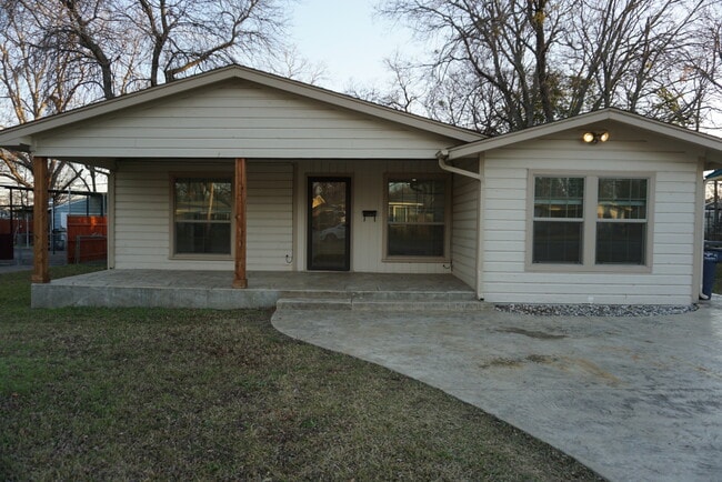 Primary Photo - 1601 W Felix St