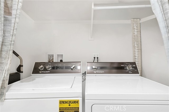 Building Photo - 2700 E Chaucer St