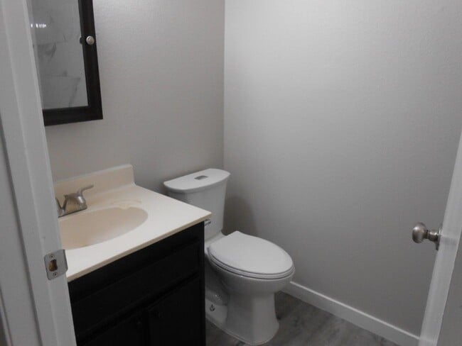 Building Photo - Spacious Single Story Home near Lake Mead ...