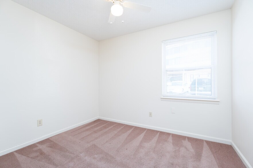 Building Photo - 633 Princeton Pkwy