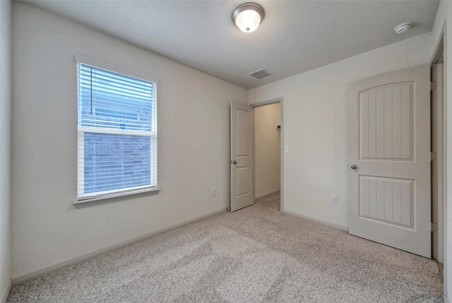 Building Photo - 1709 Fairhaven Gtwy