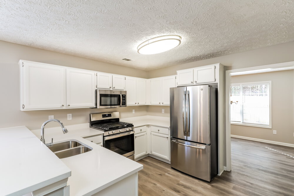 Building Photo - 85 Paris Dr