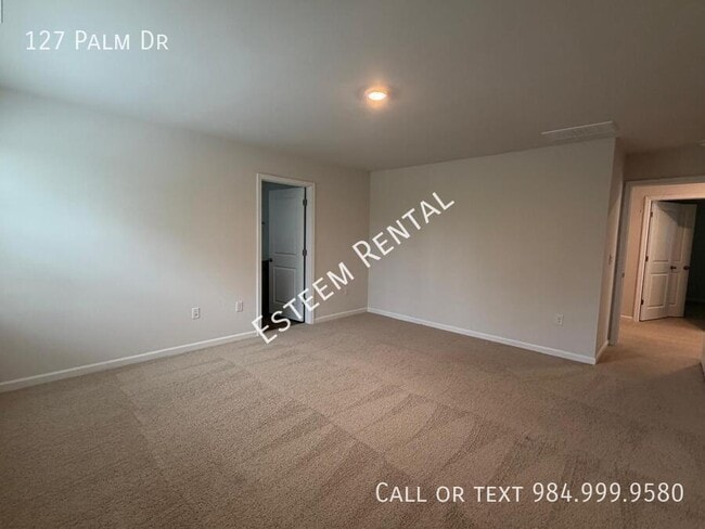 Building Photo - 127 Palm Dr