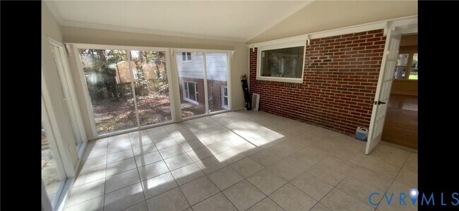 Building Photo - 11425 Canterbury Rd