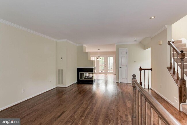 Building Photo - 1264 Quaker Hill Dr