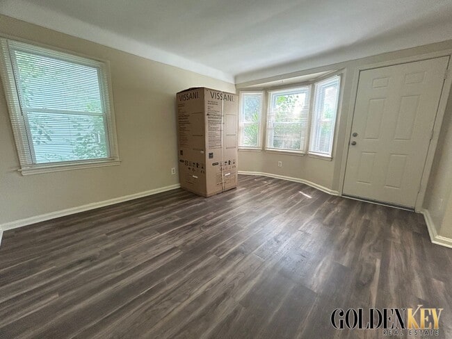 Building Photo - Updated 3 Bedroom Home in Southwest Detroit!