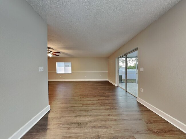 Building Photo - 774 Burlwood St