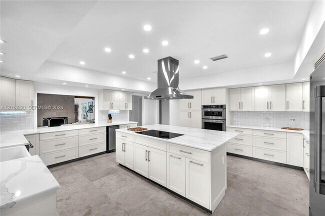 Building Photo - 4440 NE 23rd Ave