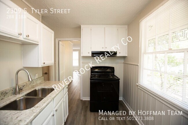 Building Photo - 2309 S Tyler St