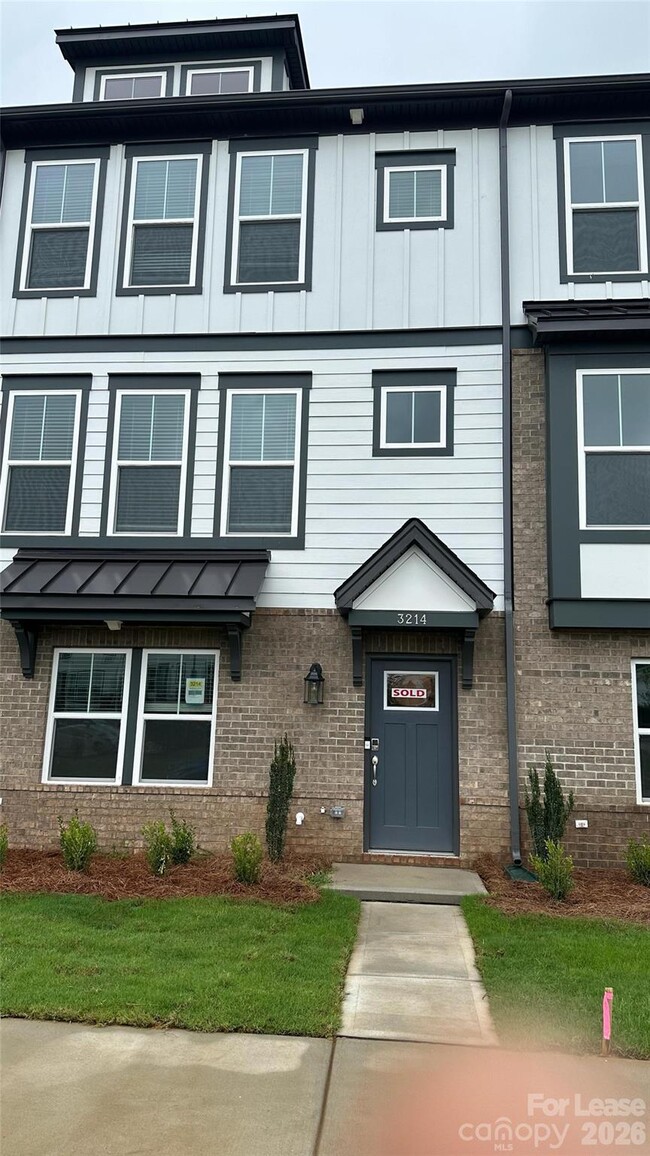 Building Photo - 3214 Stelfox St