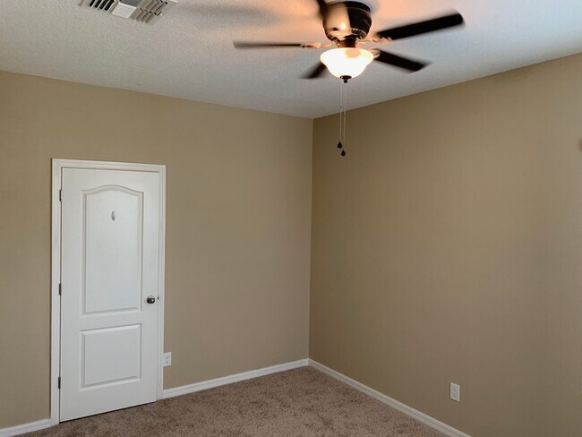 Building Photo - Garage Apartment in Winter Garden, Includes Utilities!