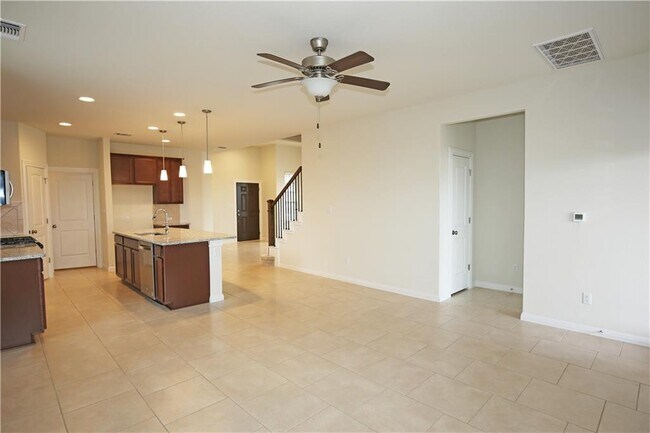 Building Photo - 15912 Cessida St