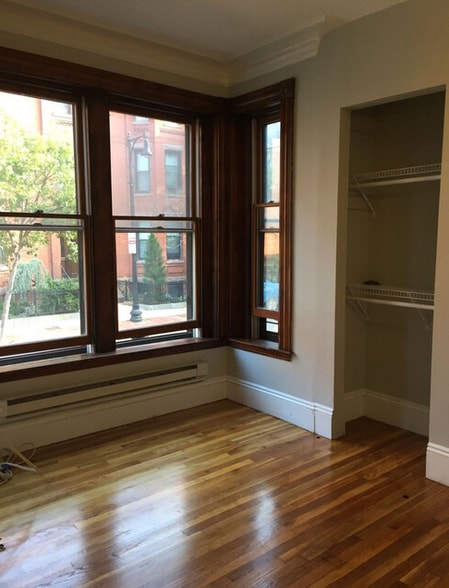 Building Photo - 14 Symphony Rd