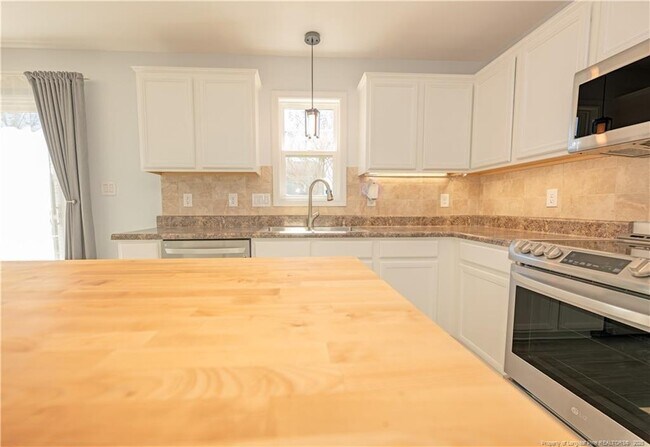 Building Photo - 2112 Yellowbrick Rd