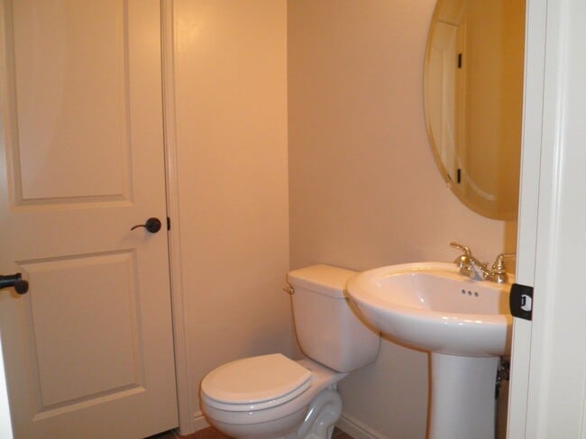 Building Photo - Gorgeous 3 Bedroom Townhome in St. George