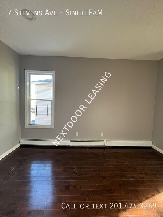 Building Photo - 7 Stevens Ave