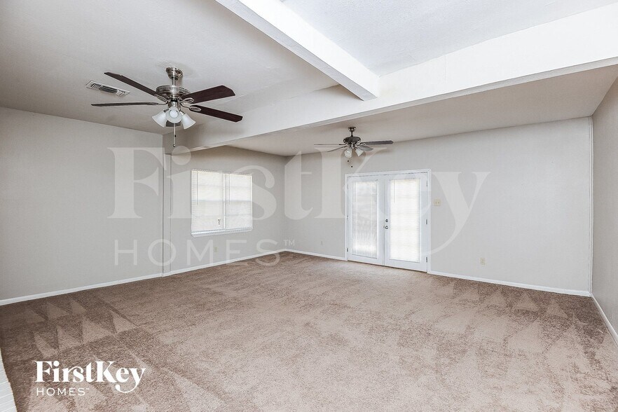 Building Photo - 1029 Usher St