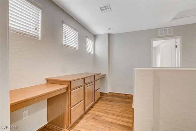 Building Photo - 7669 Lots Hills Dr