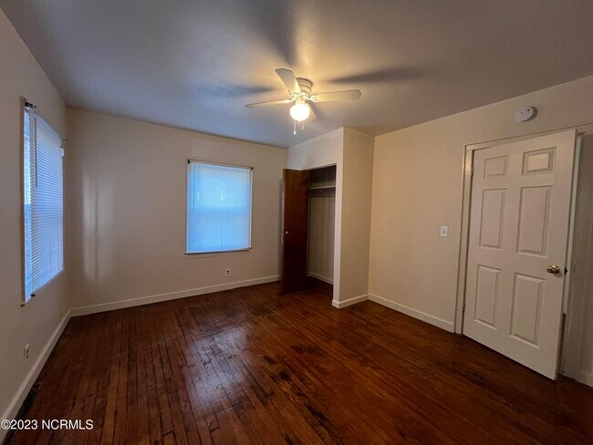 Building Photo - 306 N 11th St
