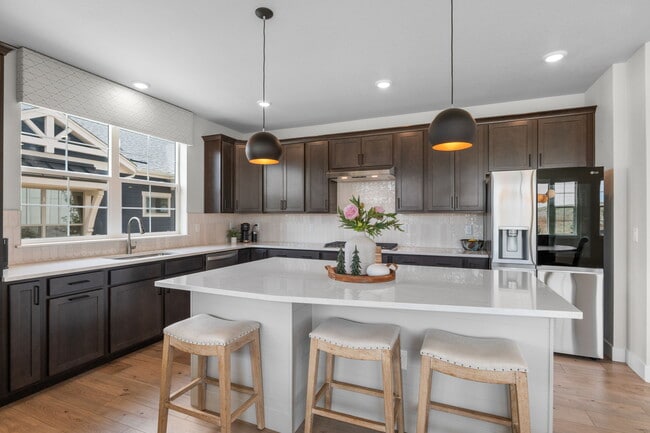 Building Photo - 6625 S Lee St