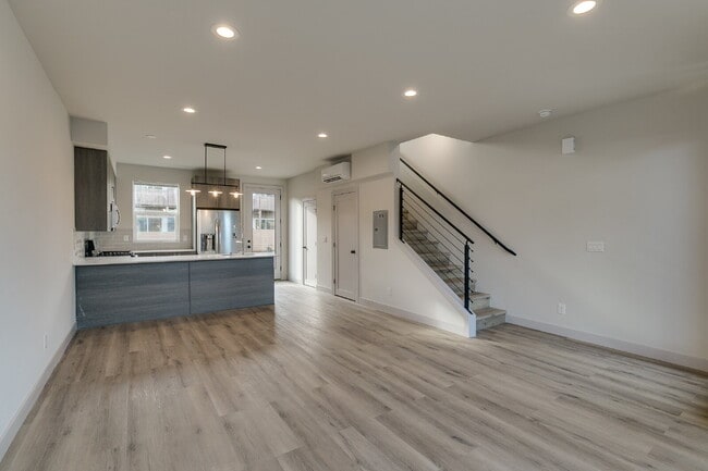Building Photo - Modern, Spacious 2020 Townhome in West Seattle!