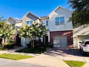 Building Photo - Gorgeous 3 bedroom, 2½ bath, 2 STORY townhome