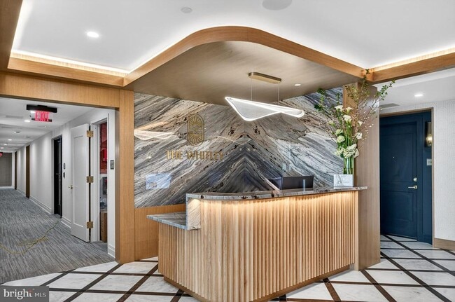 Building Photo - 811 S Columbus St