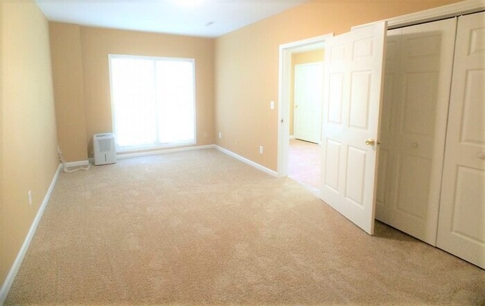 Building Photo - 2213 McQuiston Dr