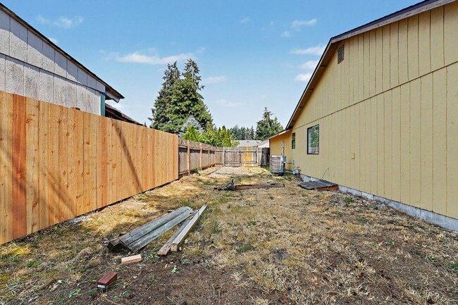 Building Photo - 9123 Wendy Dr SE