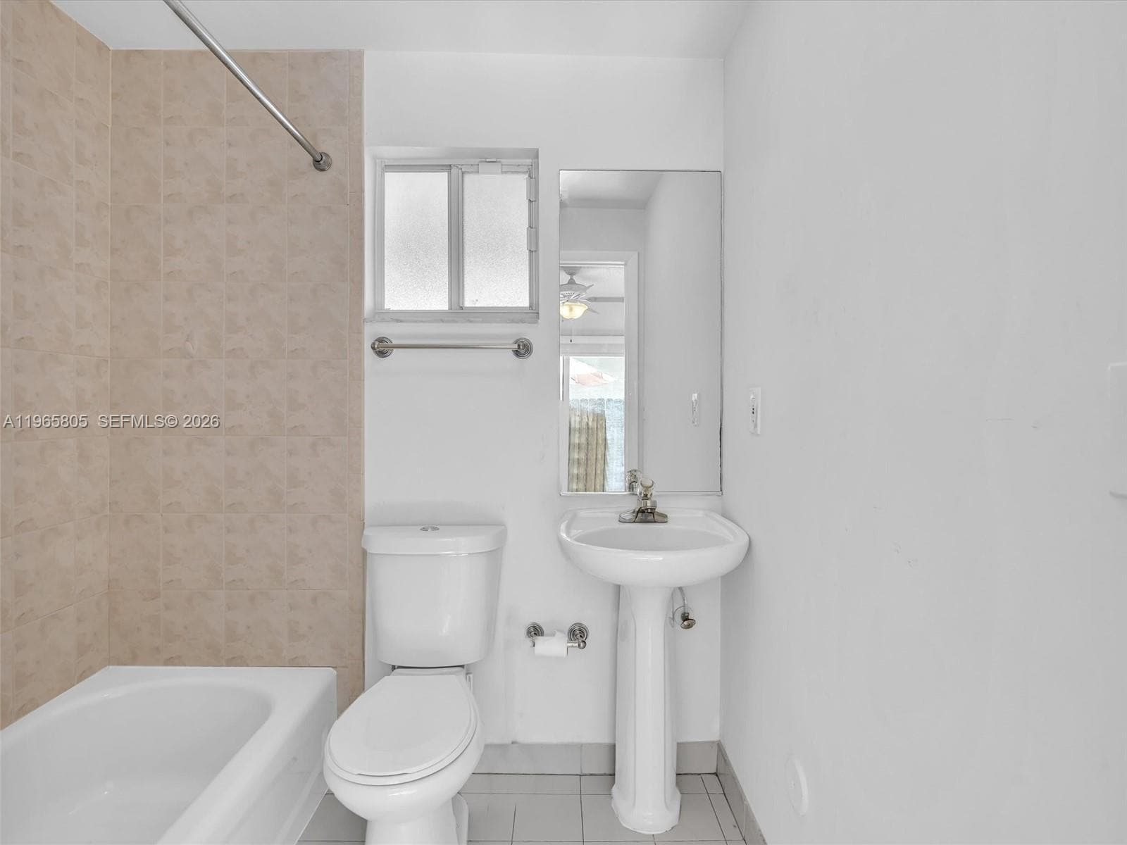 Building Photo - 240 SW 15th Rd