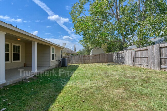 Building Photo - 130 Carmel Dr
