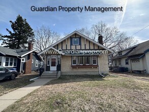 Building Photo - South Minneapolis Renovated Single Family Home, New Bathrooms, Hardwood Floors, W/D