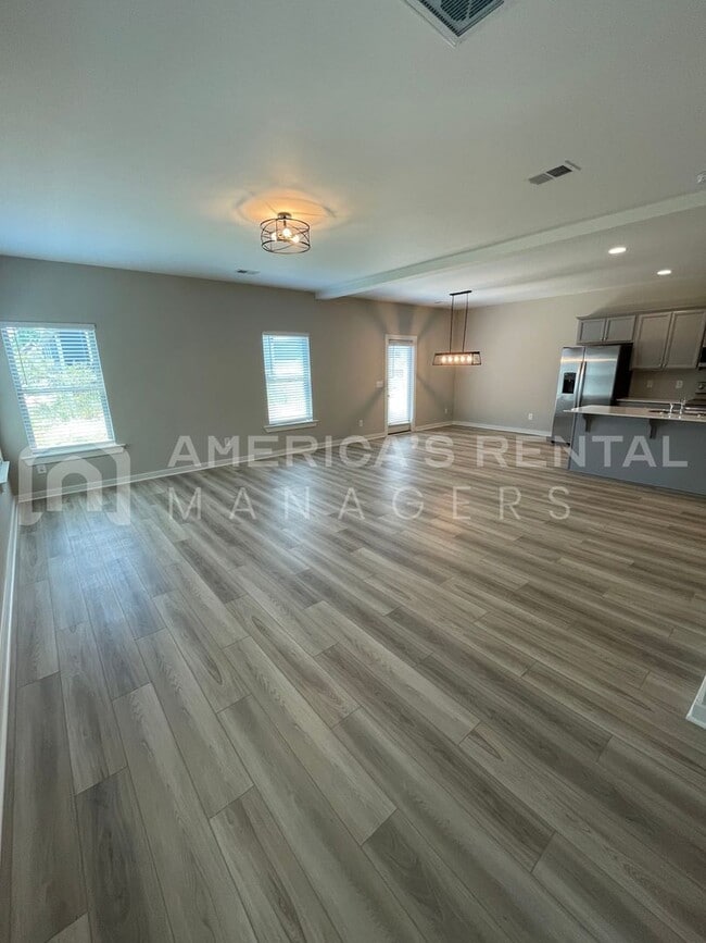 Building Photo - 286 Shiloh Creek Dr