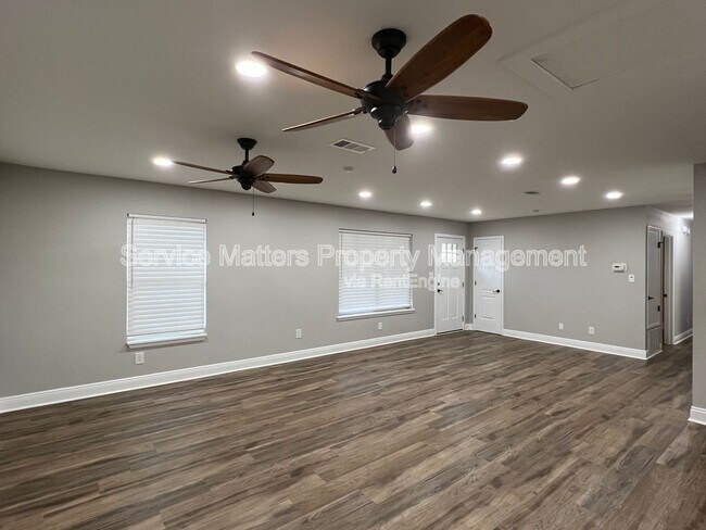 Building Photo - 5429 Jenny Cir