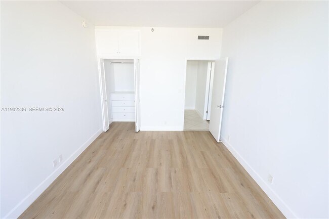 Building Photo - 151 Crandon Blvd