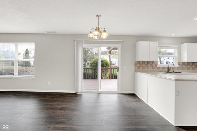 Building Photo - 5761 Cantigny Way S