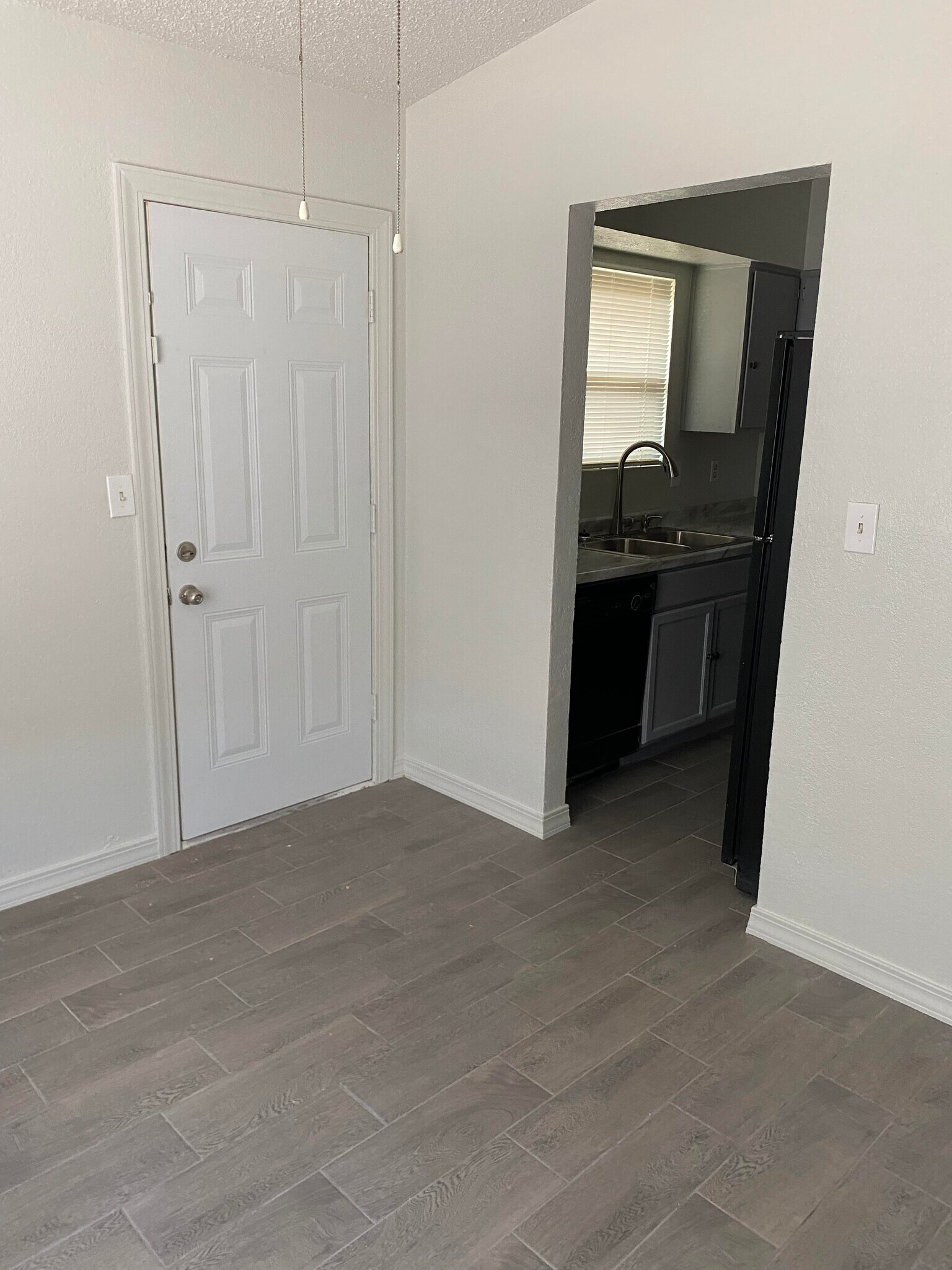 ENTANCE TO KITCHEN - 2629 Red Sails Dr
