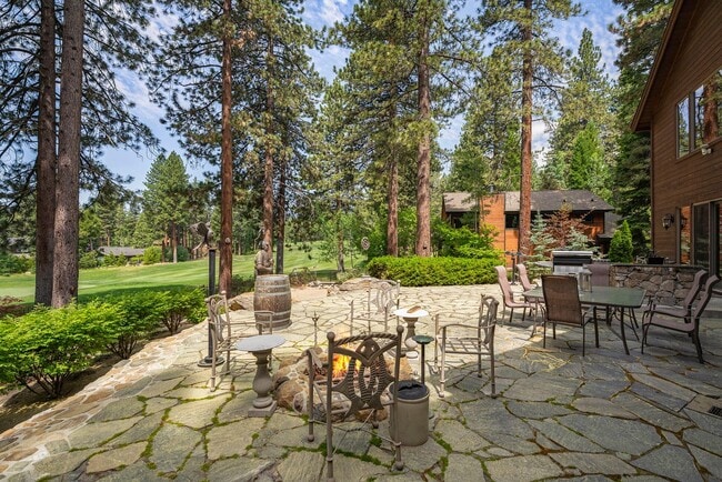 Building Photo - Golf Course Property Located on the 13Th Green