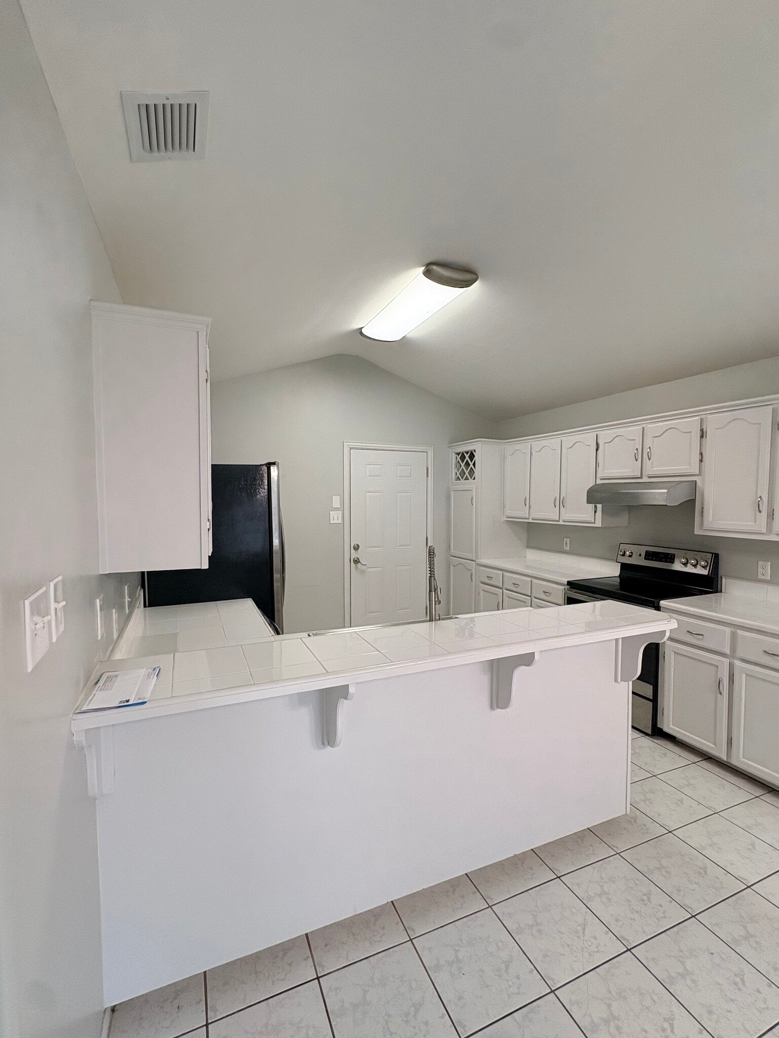 Kitchen - 2921 W Iris Ave