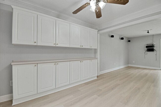 Building Photo - 5978 Alice Dr