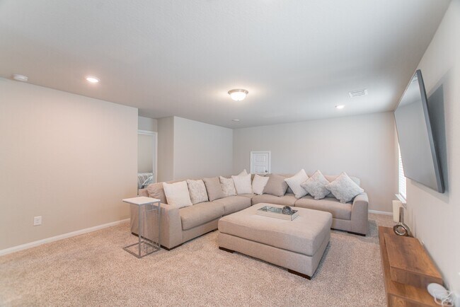 Building Photo - 17542 Rosette Grass Dr