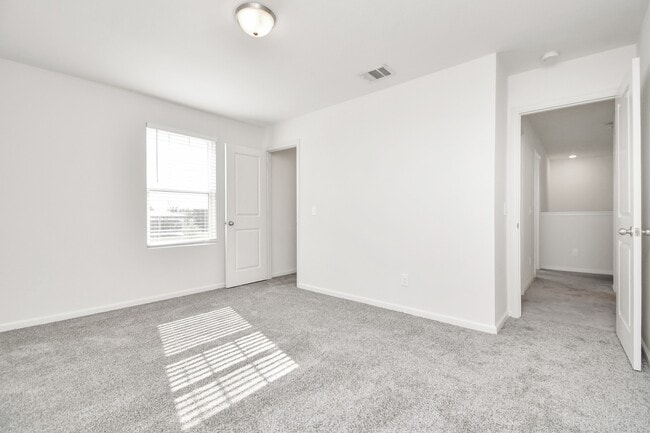Building Photo - 7810 Carrotwood Ct