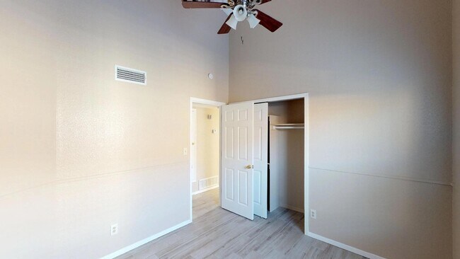 Building Photo - 1108 Coyote Ln